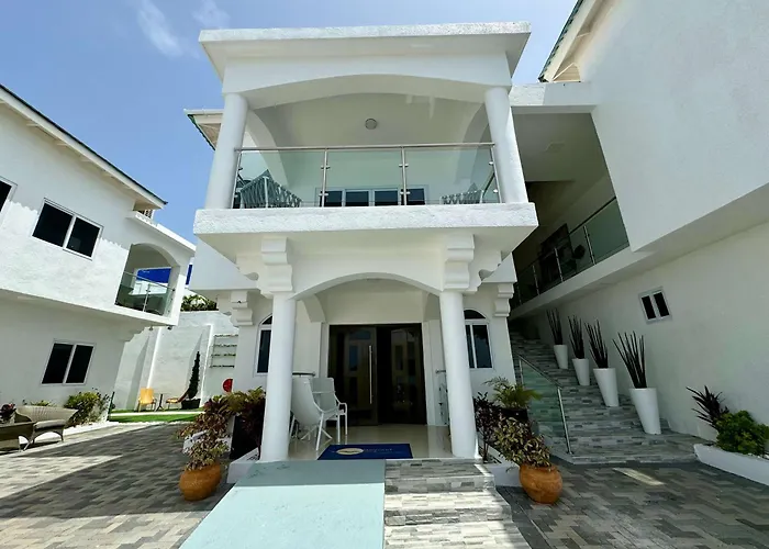 Hospitality Expert Bts 10br Pool Chef Villa *