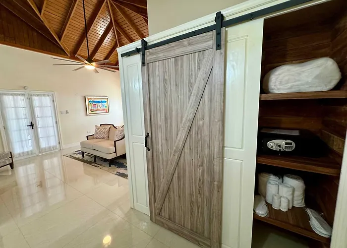 Villa Hospitality Expert Bts 10br Pool Chef *