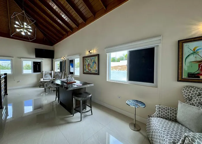 Villa Hospitality Expert Bts 10br Pool Chef Montego Bay