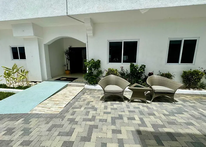 Hospitality Expert Bts 10br Pool Chef Montego Bay