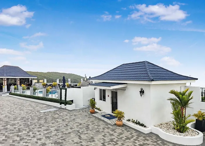 Hospitality Expert Bts 10br Pool Chef Villa Montego Bay