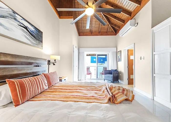 Villa Hospitality Expert Bts 10br Pool Chef Montego Bay