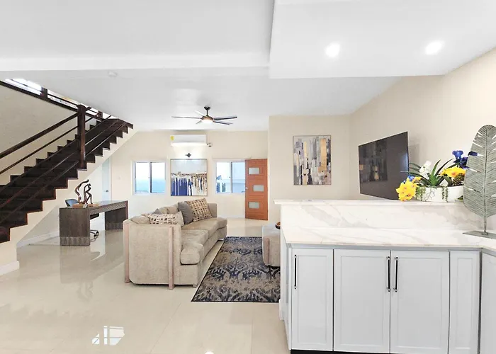 Villa Hospitality Expert Bts 10br Pool Chef