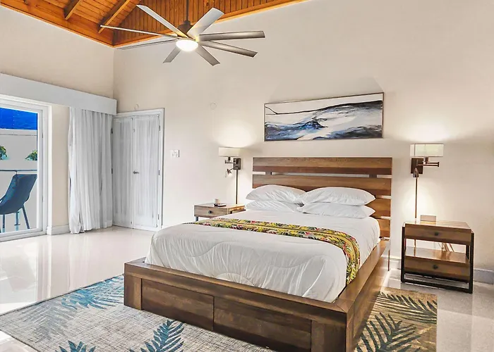 Hospitality Expert Bts 10br Pool Chef * Montego Bay