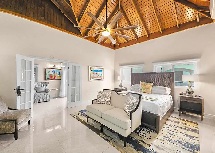 Villa Hospitality Expert Bts 10br Pool Chef