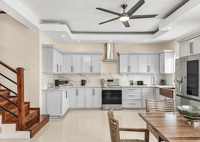 Hospitality Expert Bts 10br Pool Chef Villa Montego Bay