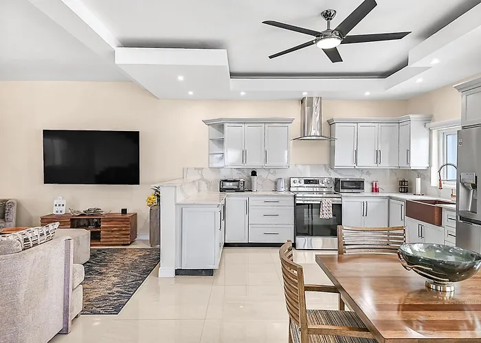 Villa Hospitality Expert Bts 10br Pool Chef